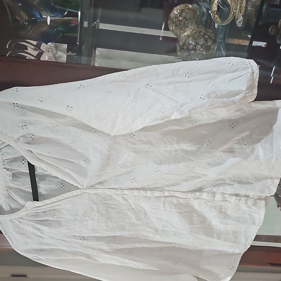 Old Navy Split Neck Eyelet Gauze Blouse Long sleeves white size small - Picture 8 of 11